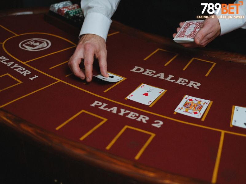 Hiểu rõ cơ chế và rủi ro của chiến thuật bẻ cầu Baccarat